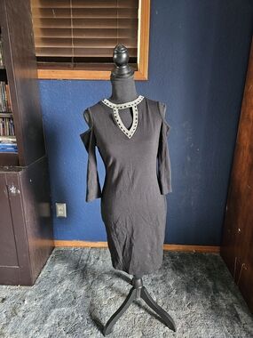 Vizio Black Cold-Shoulder Dress with Beaded Keyhole Neckline size large
